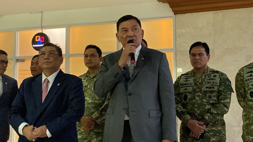 Sjafrie Ajak Pemilik Helikopter Swasta Perkuat Operasi Padamkan Karhutla